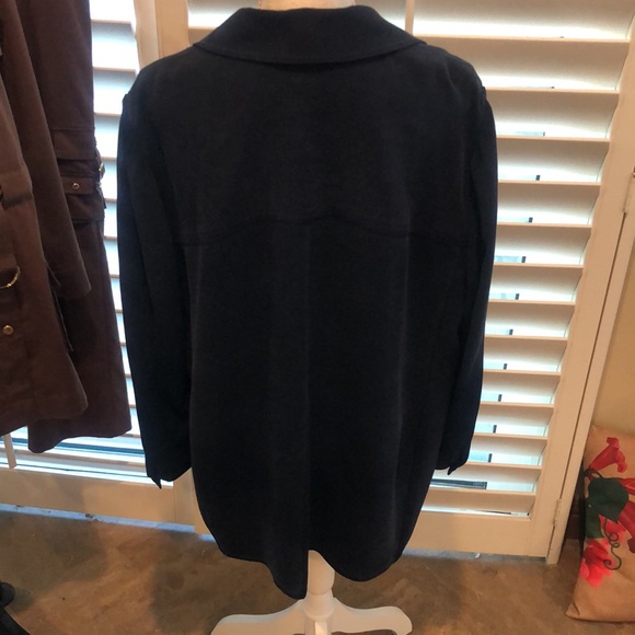 Dana Buchman 100% silk blouse. Fully lined. Extra buttons. Can be a jacket too! - Picture 4 of 9